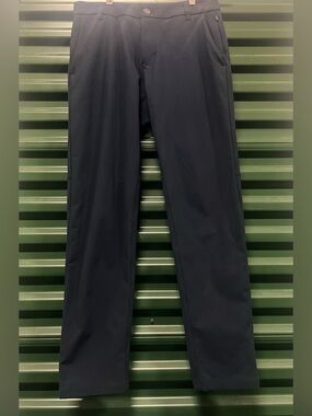 lululemon athletica Men's Navy Straight-Leg Chinos 31/30